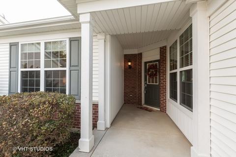 2766 Beacon Point Cir, Elgin, IL 60124 photo 2