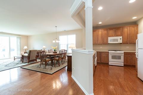 2766 Beacon Point Cir, Elgin, IL 60124 photo 10