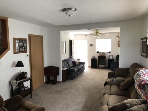 109 W Lincoln St, Reddick, IL 60961 photo 2