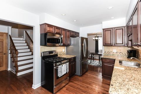 1246 Borough Ct, Wheaton, IL 60189 photo 11
