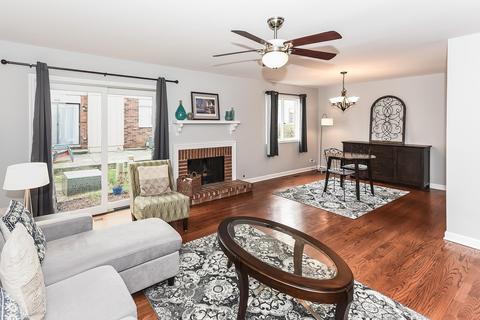 1246 Borough Ct, Wheaton, IL 60189 photo 4
