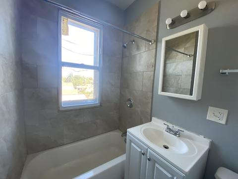 10153 S Eberhart Ave, Chicago, IL 60628 photo 8
