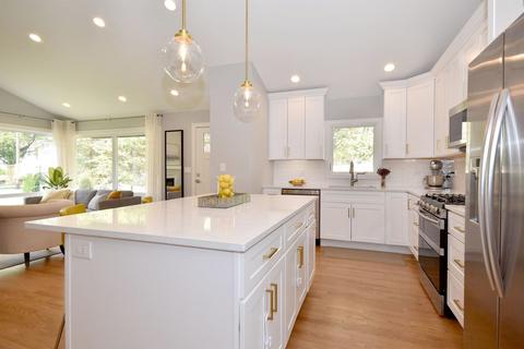8919 E Prairie Rd, Evanston, IL 60203 photo 10