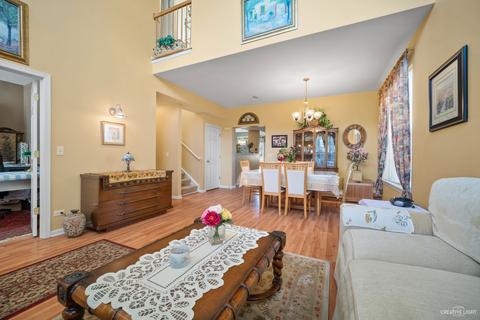 681 Periwinkle Ln, Aurora, IL 60504 photo 3