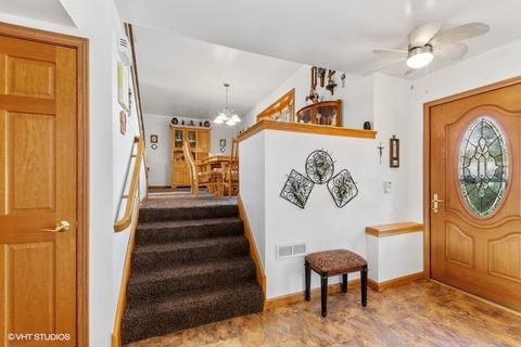 17 Walnut Ln, Algonquin, IL 60102 photo 6