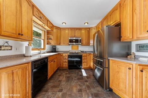 17 Walnut Ln, Algonquin, IL 60102 photo 10
