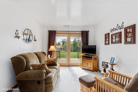 17 Walnut Ln, Algonquin, IL 60102 photo 4