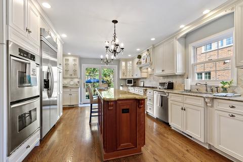 2706 Maple Ave, Northbrook, IL 60062 photo 4