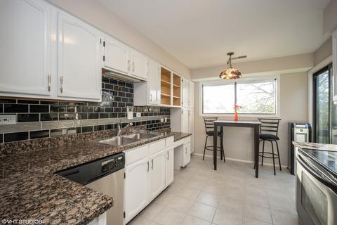 1402 Creekside Ct #C, Elgin, IL 60123 photo 10