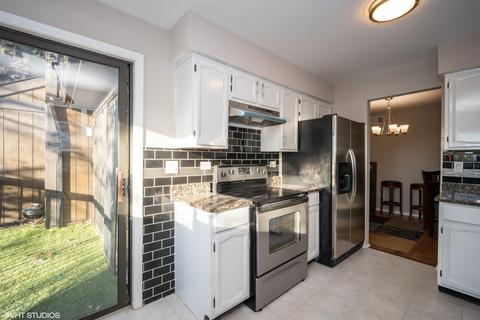 1402 Creekside Ct #C, Elgin, IL 60123 photo 12