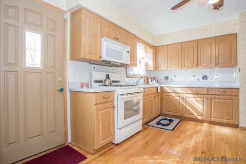 7600 S Octavia Ave, Bridgeview, IL 60455 photo 13