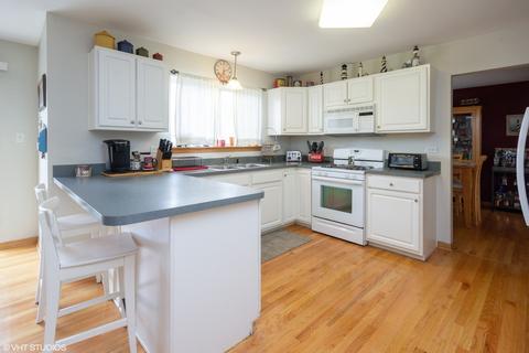 2224 Timber Trl, Plainfield, IL 60586 photo 4