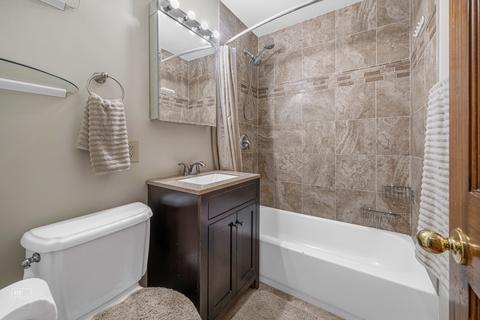 972 S 3rd Ave, Des Plaines, IL 60016 photo 12