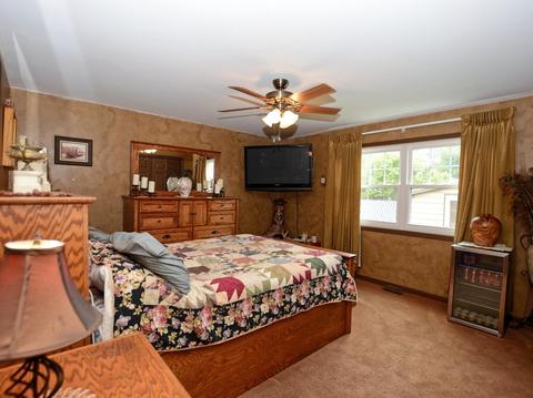 8240 S Octavia Ave, Bridgeview, IL 60455 photo 8