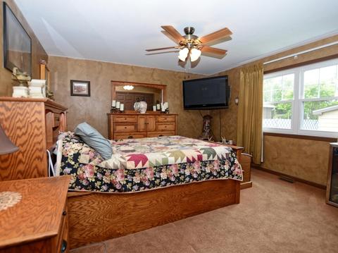 8240 S Octavia Ave, Bridgeview, IL 60455 photo 7