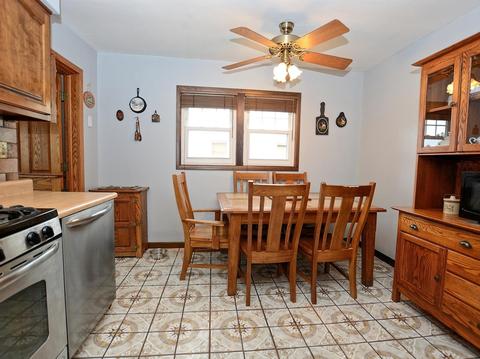 8240 S Octavia Ave, Bridgeview, IL 60455 photo 4