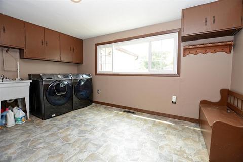 8240 S Octavia Ave, Bridgeview, IL 60455 photo 13