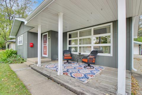113 Mckinley Ave, Steger, IL 60475 photo 2