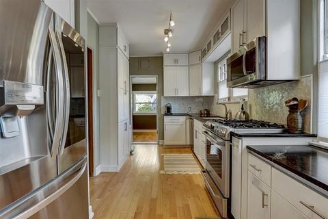 440 Selborne Rd, Riverside, IL 60546 photo 11