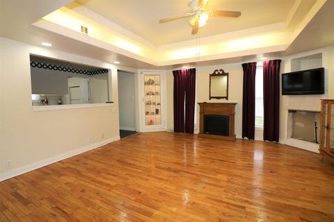 601 Paris St, Dewitt, IL 61735 photo 4