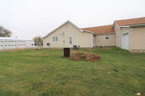 601 Paris St, Dewitt, IL 61735 photo 21