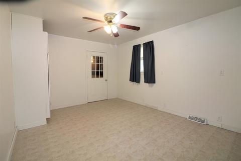 601 Paris St, Dewitt, IL 61735 photo 13