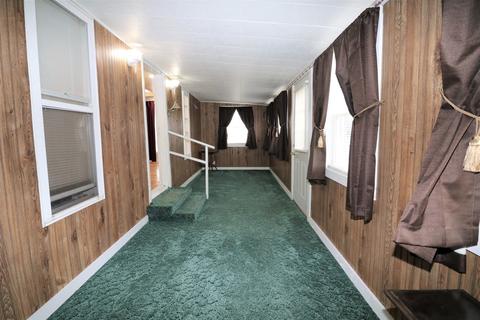 601 Paris St, Dewitt, IL 61735 photo 2