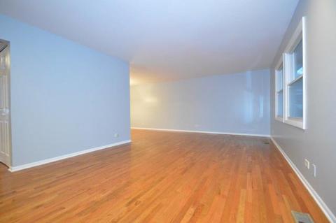 107 Edgewood Ct, Rolling Meadows, IL 60008 photo 3