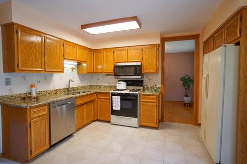 8032 Deer Path, Justice, IL 60458 photo 17