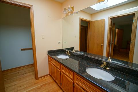 8032 Deer Path, Justice, IL 60458 photo 21