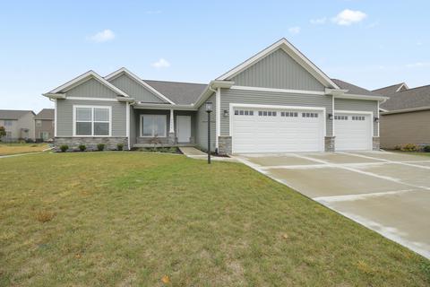 2002 Max Run Dr, Champaign, IL 61822 photo 1