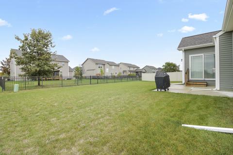 2002 Max Run Dr, Champaign, IL 61822 photo 4