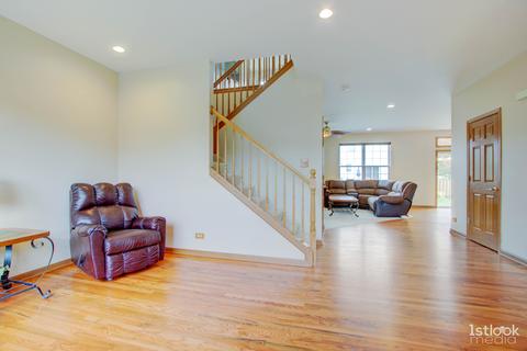 2468 Lambert Dr, Aurora, IL 60503 photo 3