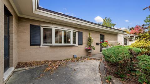 1024 Gamon Rd, Wheaton, IL 60189 photo 3