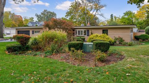 1024 Gamon Rd, Wheaton, IL 60189 photo 2