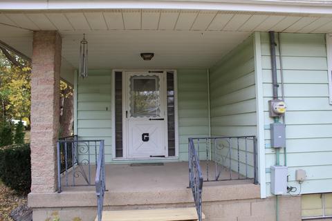 530 E Front St, Gilman, IL 60938 photo 3
