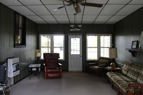 530 E Front St, Gilman, IL 60938 photo 5