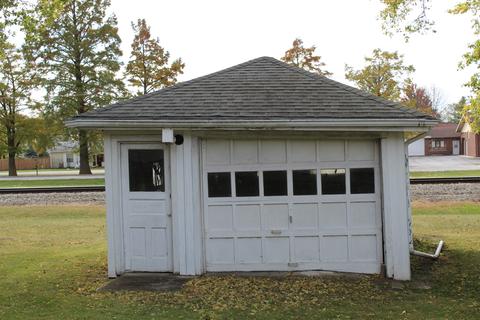 530 E Front St, Gilman, IL 60938 photo 4