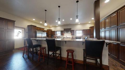 410 E Logan St, Arthur, IL 61911 photo 6