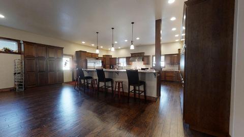 410 E Logan St, Arthur, IL 61911 photo 5