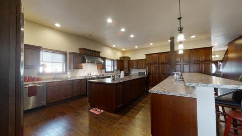 410 E Logan St, Arthur, IL 61911 photo 9