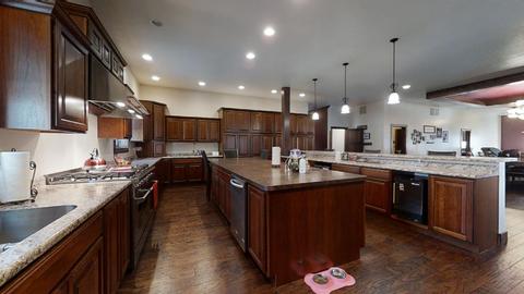 410 E Logan St, Arthur, IL 61911 photo 11