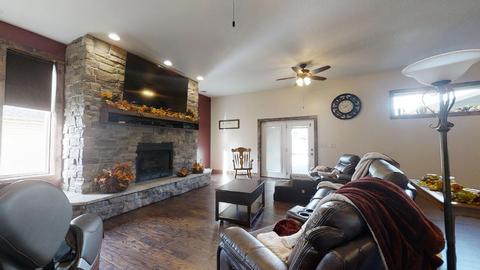 410 E Logan St, Arthur, IL 61911 photo 30