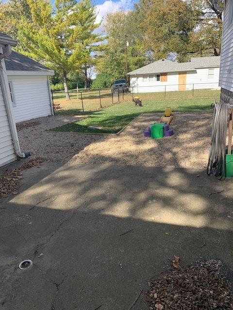 51 Oak St, Weldon, IL 61882 photo 19