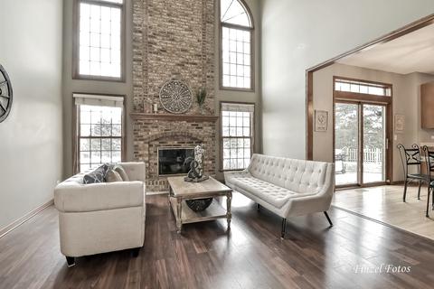 3511 Bunker Hill Dr, Algonquin, IL 60102 photo 2