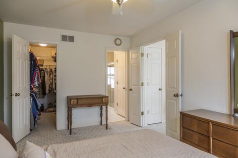 101 Barnes Rd, Elgin, IL 60124 photo 12