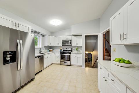 324 Flora Ave, Glenview, IL 60025 photo 15
