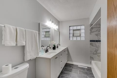 324 Flora Ave, Glenview, IL 60025 photo 27