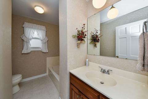 1928 Nottingham Ln, Wheaton, IL 60189 photo 18
