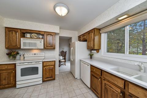 1928 Nottingham Ln, Wheaton, IL 60189 photo 7